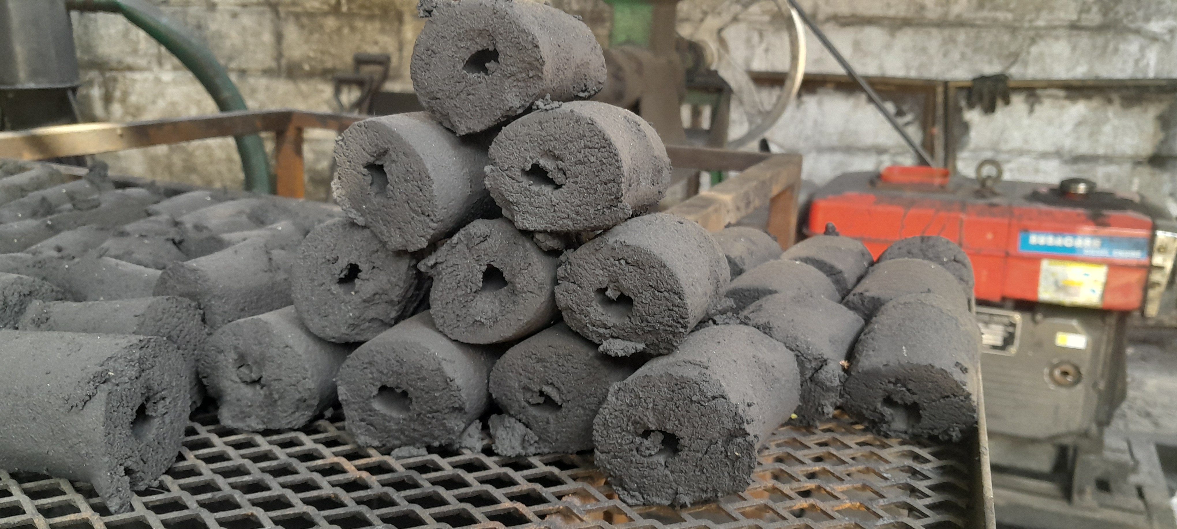 Green Briquettes - Clean Cooking Fuel